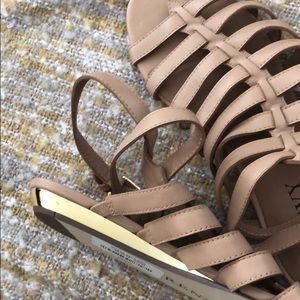 Renvy Shoes - NWT Renvy nude leather sandals, 8 Renvy Shoes - NWT Renvy nude leather sandals, 8